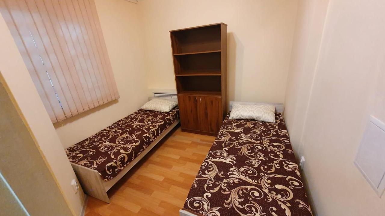 Family Hostel อัลมาตี ภายนอก รูปภาพ